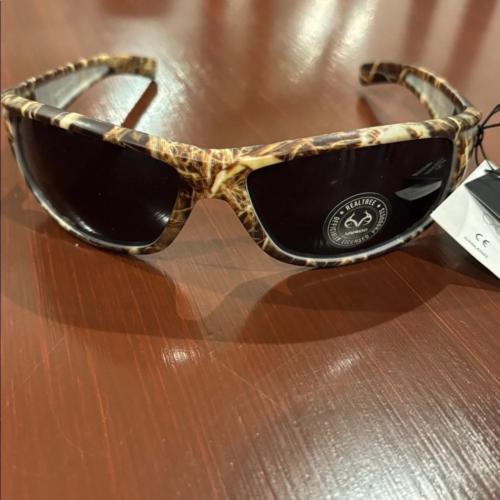 Realtree Max-7 UV 400 protection,CAT 4,black mirror lens, camo sunglasses
